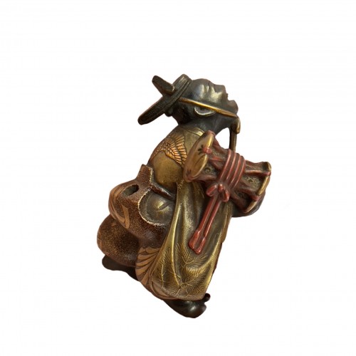 Japan, Lacquer netsuke of a court drummer, Edo period, 19 th Century  - Asian Works of Art Style 