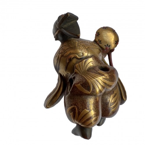 Japan, Lacquer netsuke of a court drummer, Edo period, 19 th Century  - 