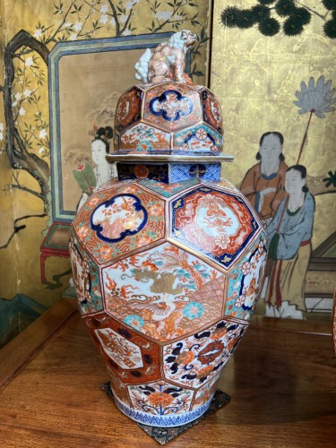 19th century - Japan , large Imari porcelain covered vase, Arita 19th c