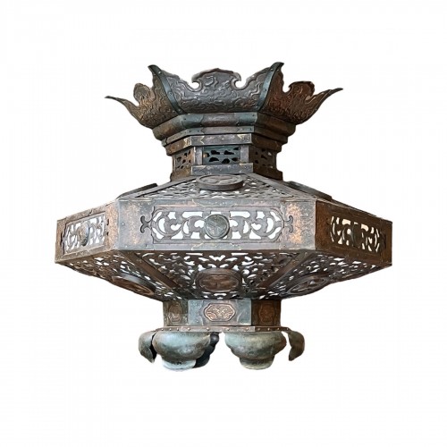 Large Japanese lantern with Tokugawa Kamon, Edo period