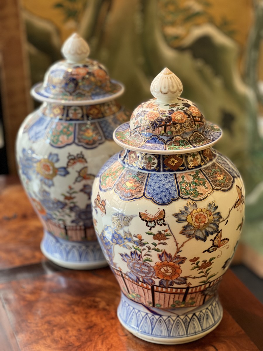 Japan, Pair Of covered Vases, Arita Porcelain, Imari Decor - Ref.97952