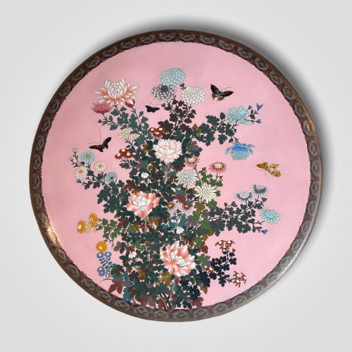 Asian Works of Art  - Japan, large cloisonné enamel charger, Meiji period, 19th Century 