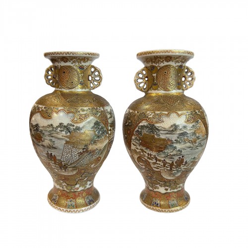 Pair of Satsuma vases, signed Hattori, Meiji period around 1870/80