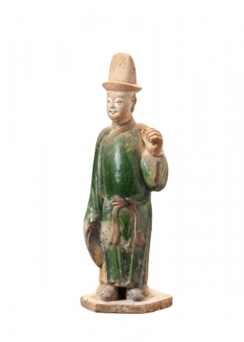 Figurine funéraire chinoise en terre cuite représentant un accompagnateur de tombe