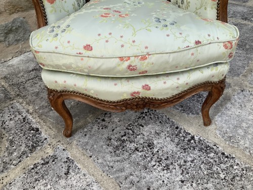 Sièges Fauteuil & Bergère - Large bergère Louis XV à dossier en cabriolet 