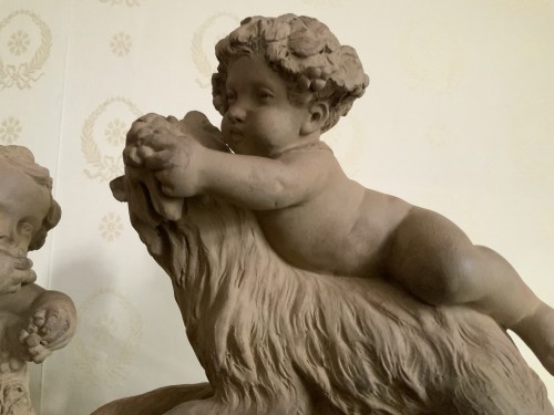 Terre cuite Bacchus enfant chevauchant un bouc, ( d’après clodion) - Danièle Fontaine Antiquaire