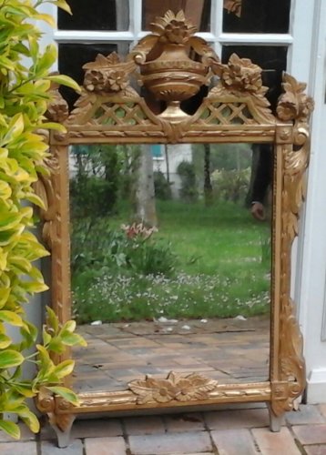 Miroir provençal en bois doré. Époque Louis XVI