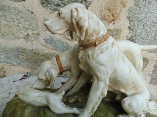 Sujet en porcelaine Royal Dux - Setters à la chasse au lièvre - Art nouveau