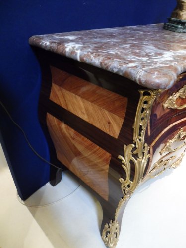 Mobilier Commode - Commode tombeau époque Louis XV estampillée SAR