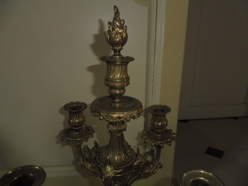 XIXe siècle - Paire de grands candélabres en bronze doré. Époque XIXe