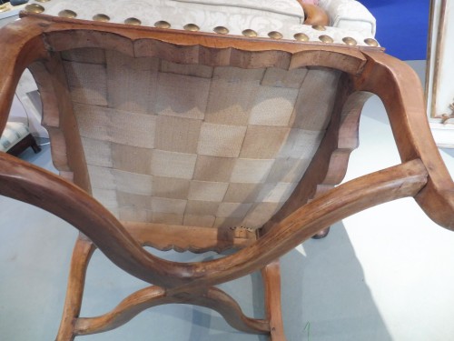 Large fauteuil à dos plat d'époque Régence - Danièle Fontaine Antiquaire
