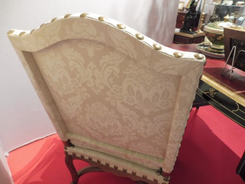 XVIIIe siècle - Large fauteuil à dos plat d'époque Régence