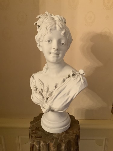 Céramiques, Porcelaines  - Buste en biscuit « Jeune fille aux épis de blé » par Baury