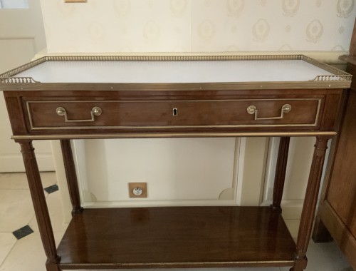 XVIIIe siècle - Console en acajou, époque Louis XVI