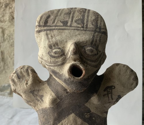 Statuette féminine, Nord Lima XIIe siècle - Danièle Fontaine Antiquaire