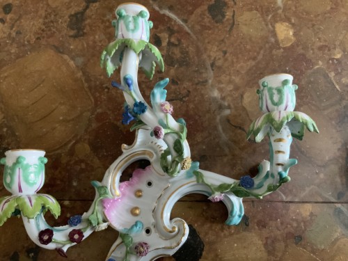 Céramiques, Porcelaines  - Paire d’appliques en porcelaine de Meissen XVIIIe