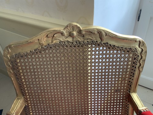 Louis XV - Fauteuil de bureau Louis XV en bois doré estampillé BARA