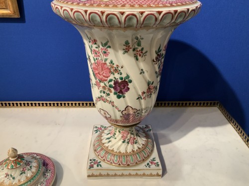 Napoléon III - Pair of covered vases, signed Samson