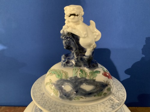  - Paire de potiches en porcelaine de Chine et émaux wucaï, XVIIIe