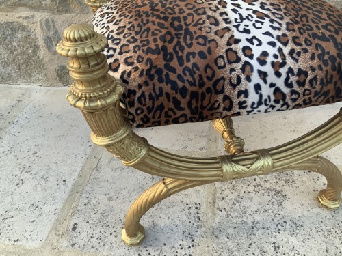 Gilded wood ceremonial stool - Seating Style 