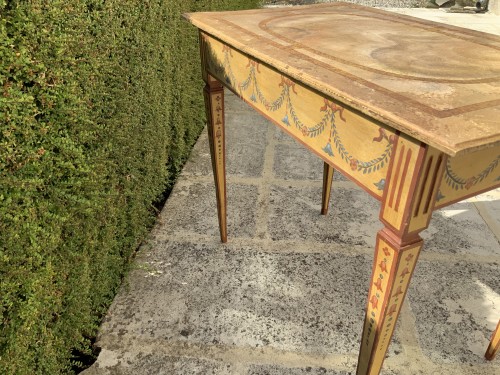 Mobilier Table & Guéridon - Table bureau de milieu en bois laqué peint, Italie Gênes fin XVIIIe