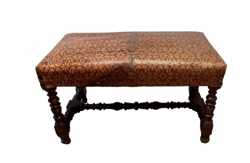 Seating  - Italian  walnut  and leather stool - Italy 17th century