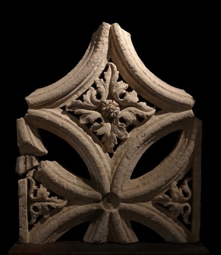 11th to 15th century - Carved Limestone architectural fragment - France, 15th century