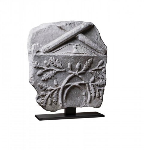 Marble relief representing the Coat of Arms of Sixtus IV Della Rovere - 15th century
