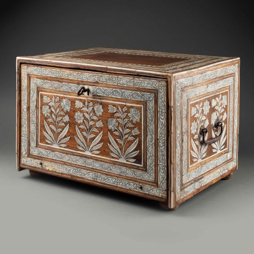 A Mughal ivory inlaid wood Cabinet - 17th century  - 