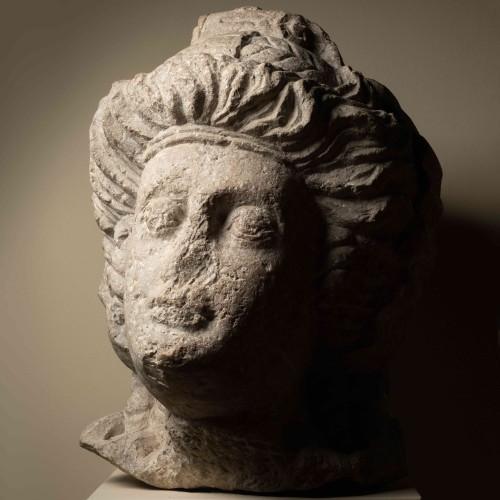 Sculpture  - Monumental feminine head - Roman Empire 