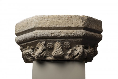 Grande base de pilastre hexagonale en pierre de Bourgogne - XVe siècle