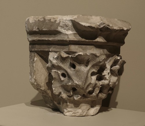 Petit chapiteau gothique à décor végétale - XIII siècle - Sculpture Style Moyen Âge