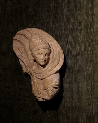 Fragment représentant Mithra - II-III siècle Après J.C. - Archéologie Style 