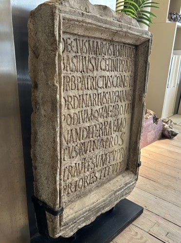 Reduced-size inscription as on the Roman epitaph of the Coliseum - Curiosities Style 
