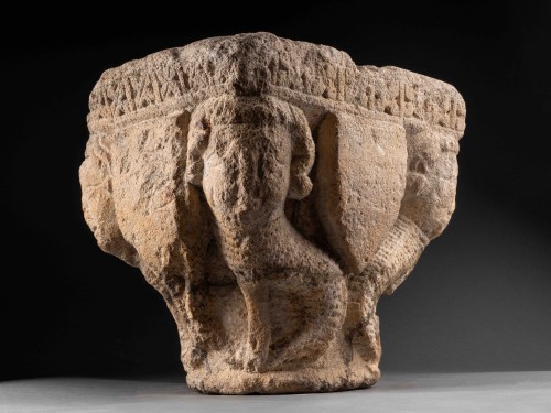 Romanesque capital with sirens - France, 13th century - Sculpture Style Middle age