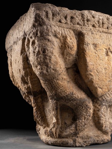 Romanesque capital with sirens - France, 13th century - 