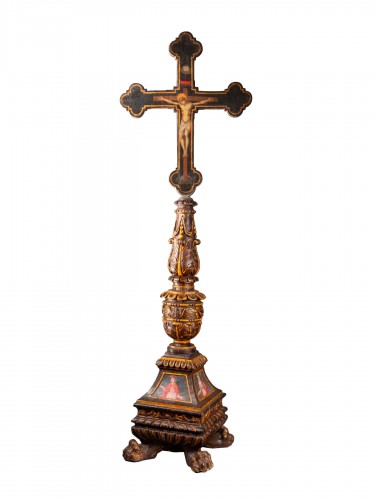 Base de candélabre Renaissance et Crucifixion peinte - Ombrie XVIe siècle