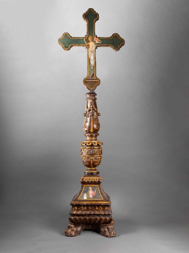 XVIe siècle et avant - Base de candélabre Renaissance et Crucifixion peinte - Ombrie XVIe siècle