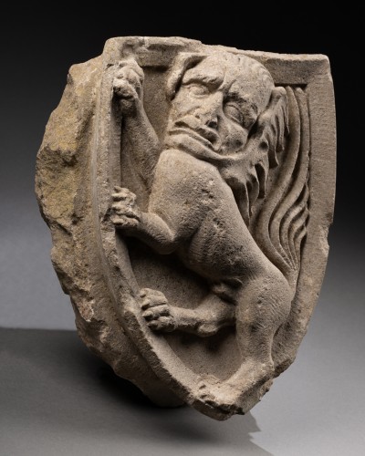 Sculpture Sculpture en pierre - Manticore inscrite dans un blason, Allemagne XVIe siècle