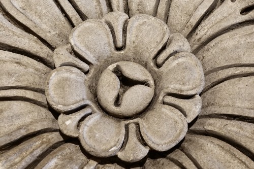 Large carved stone rosette - Sculpture Style 