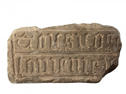 Fragment d’inscription gothique - nord de la France, XVe siècle