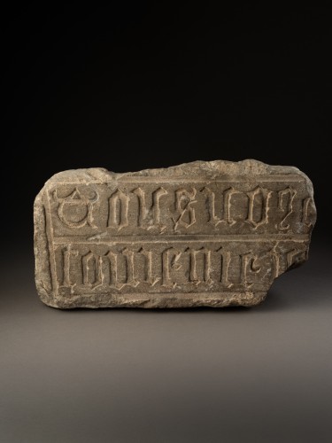 XIe au XVe siècle - Fragment d’inscription gothique - nord de la France, XVe siècle