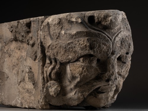 Corbeau à masque feuillu dit « Green Man » - France XIVe siècle - Sculpture Style Moyen Âge