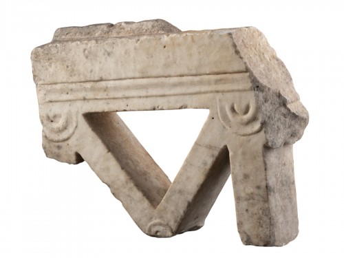 Fragment d’architecture en mabre - Empire romain, Ier siècle apr. J.-C.