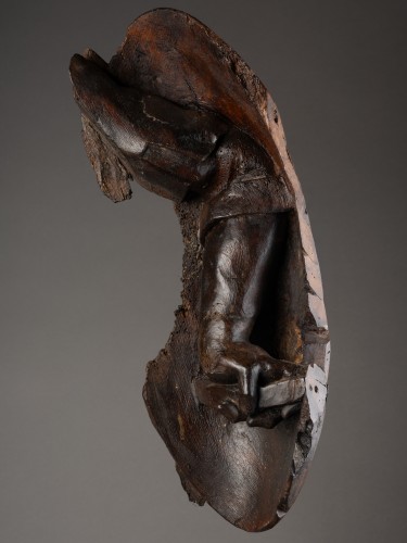 Sculpture Sculpture en Bois - Fragment représentant un bras portant un écu - Espagne, XVIIe siècle