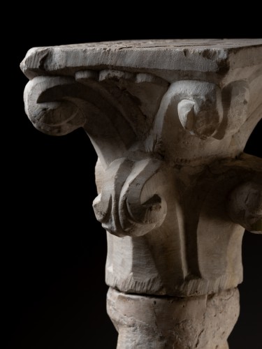 Sculpture Sculpture en Marbre - Colonne torse de cloître à chapiteau à crochets - Italie, XIVe siècle