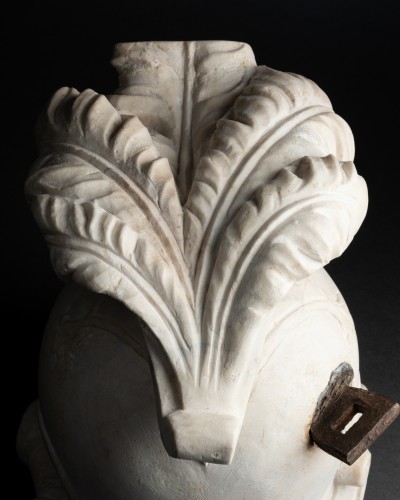 Sculpture Sculpture en Marbre - Casque en marbre - France, XVIIe siècle
