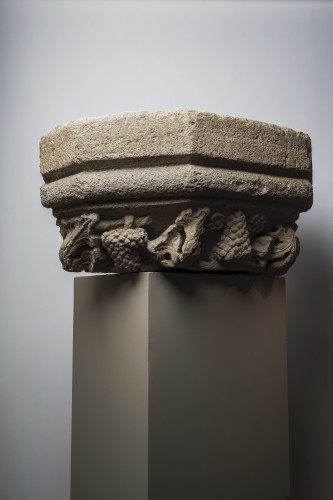 Grande base de pilastre hexagonale - Bourgogne XVe siècle - Sculpture Style Moyen Âge