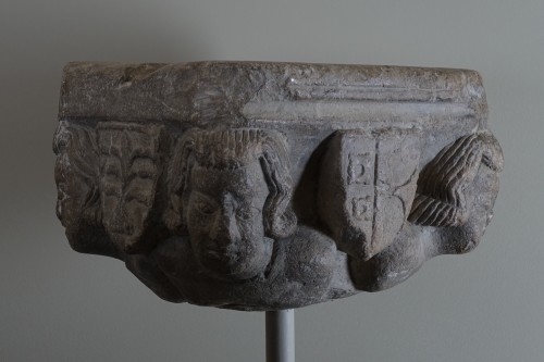 11th to 15th century - Capital with four heads and coats of arms - Ile de France, XIII siècle