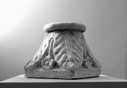 XVIIIe siècle - Ensemble de cinq petits chapiteaux en marbre - Italie  XVIIIe -XIXe siècle